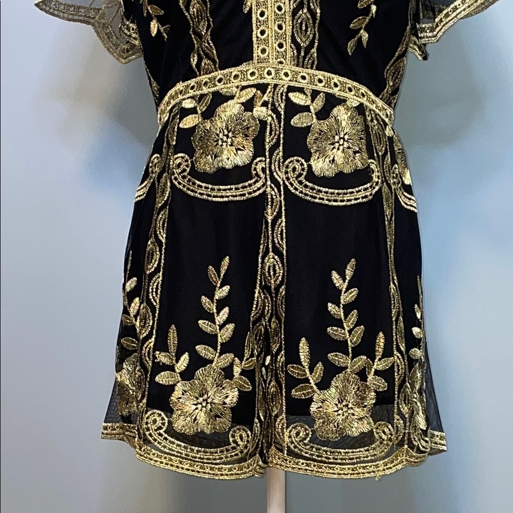 Elegant Black and Gold Romper with Modern Flair Size Medium - Picture 4 of 12